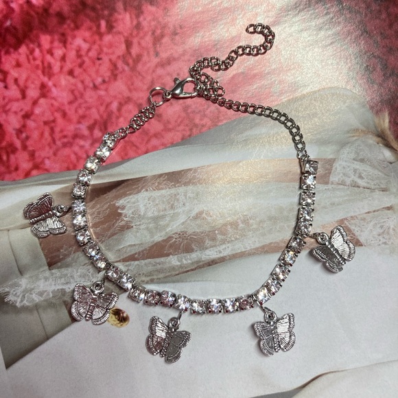 Rhinestone Silver Butterfly 🦋 dainty Anklet - Picture 2 of 2